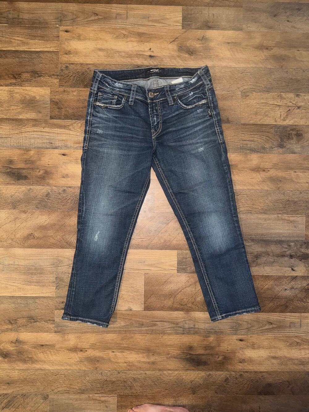 Silver jeans co women’s Elyse capris blue jeans